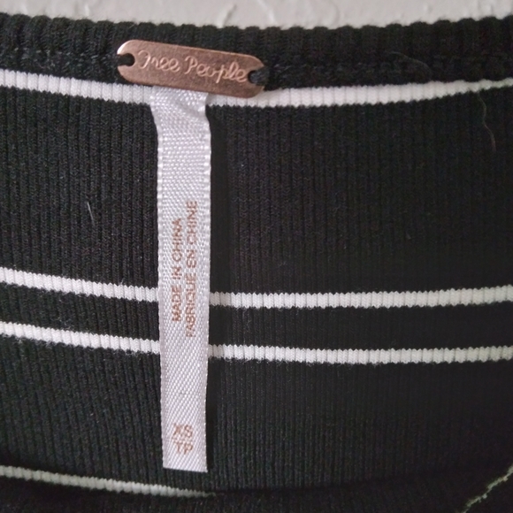 NWOT- FREE PEOPLE STRIPED SHIRT-XS - Picture 4 of 4